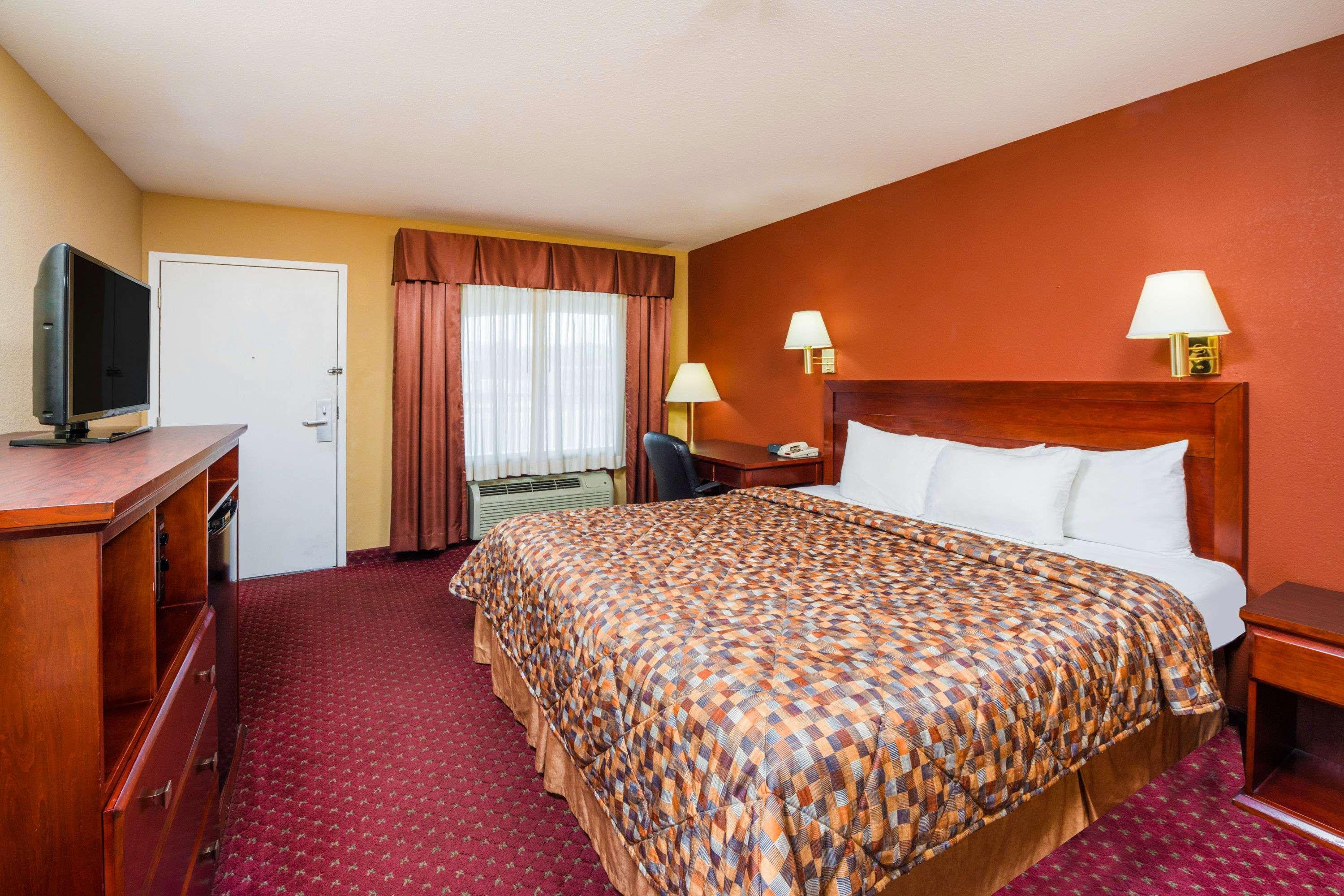 Days Inn By Wyndham St. Robert Waynesville/Ft. Leonard Wood Exterior foto