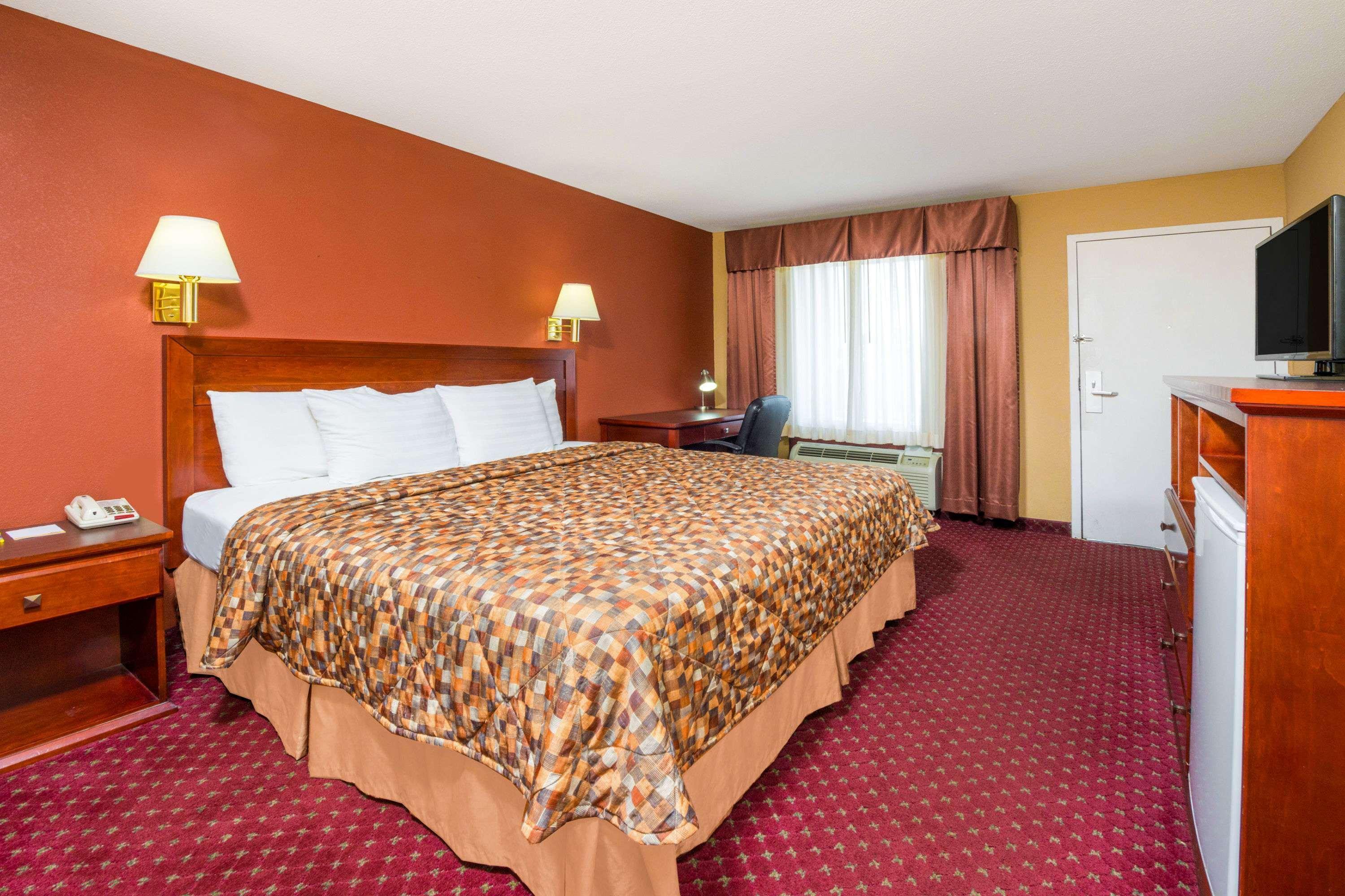 Days Inn By Wyndham St. Robert Waynesville/Ft. Leonard Wood Exterior foto